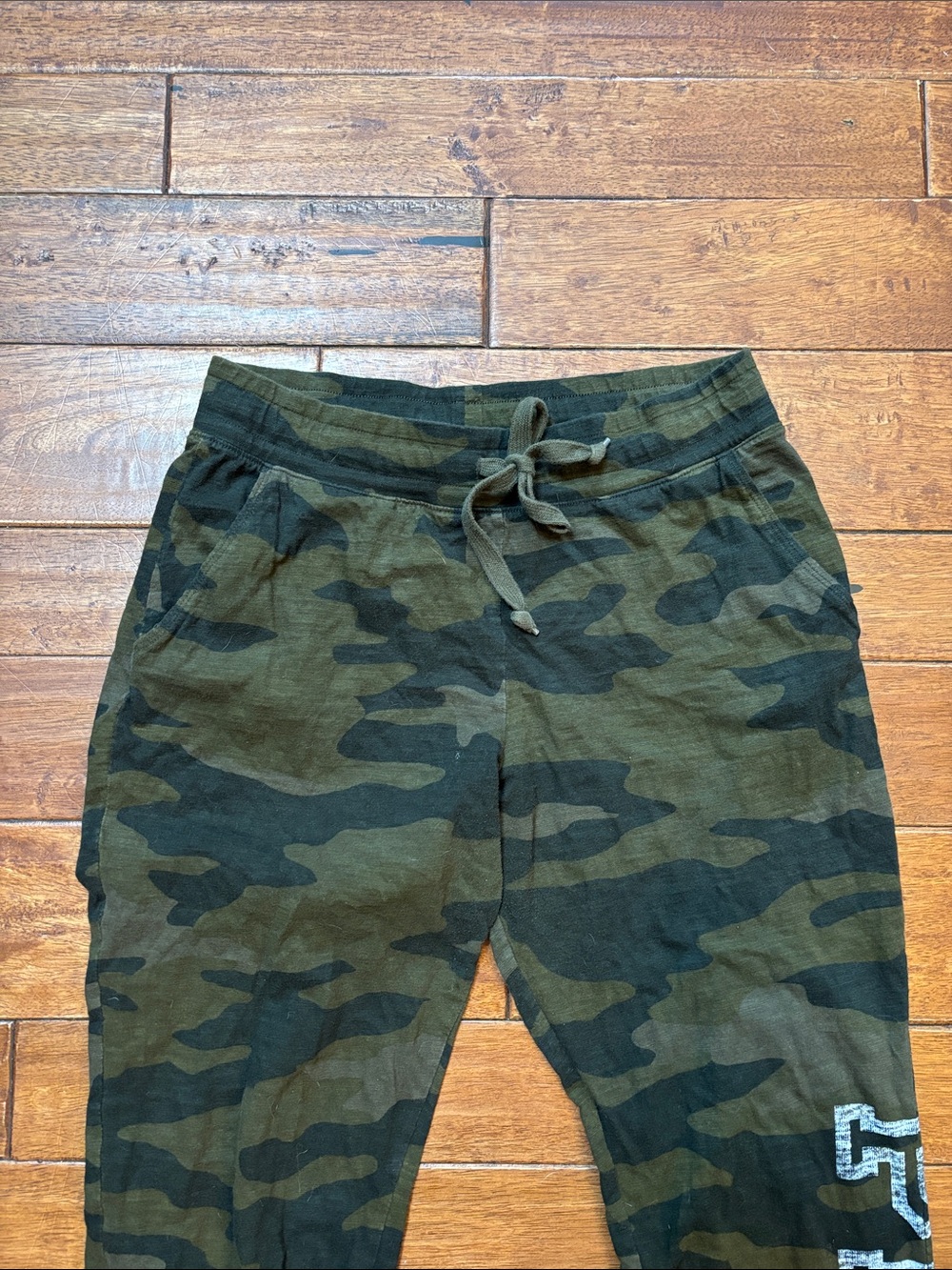 Victoria's Secret PINK green camo skinny jogger sweatpants M - Picture 3 of 5